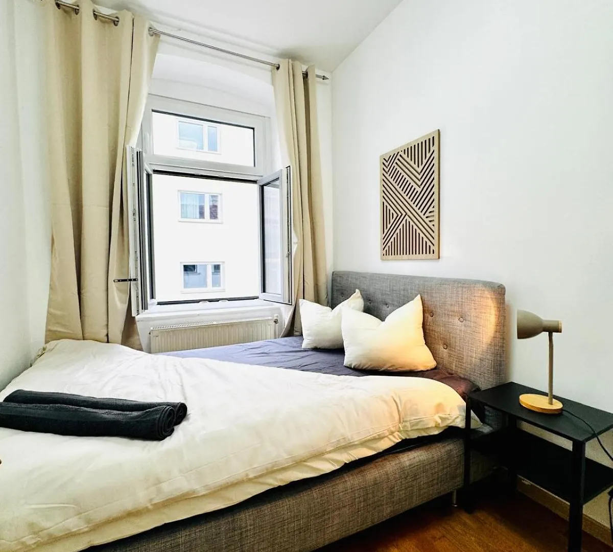 Stylish 4Br 10 Min Transport To Stadthalle Vienna Apartment