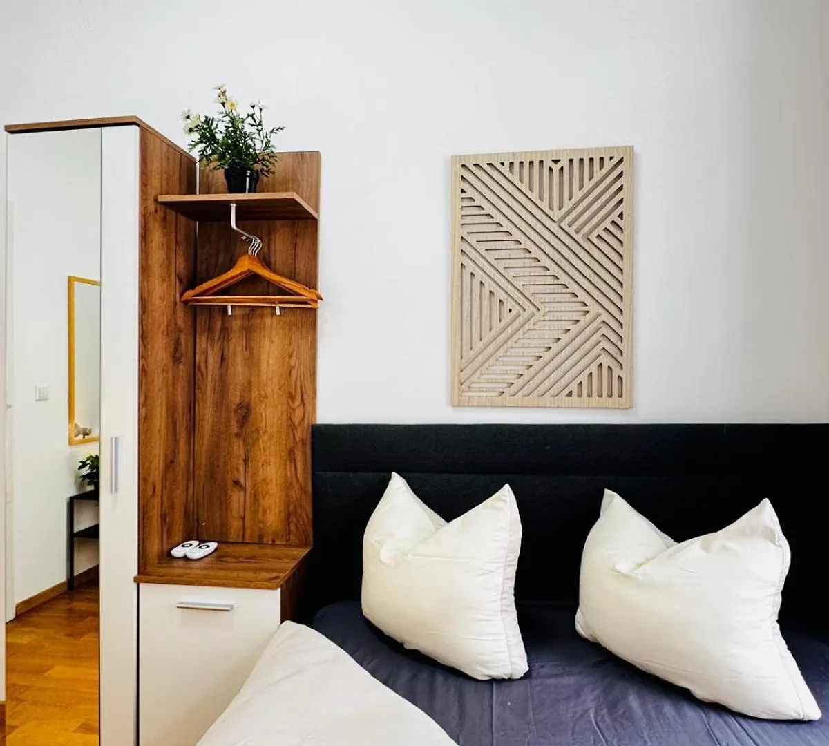 Stylish 4Br 10 Min Transport To Stadthalle Vienna 0*,  Austria